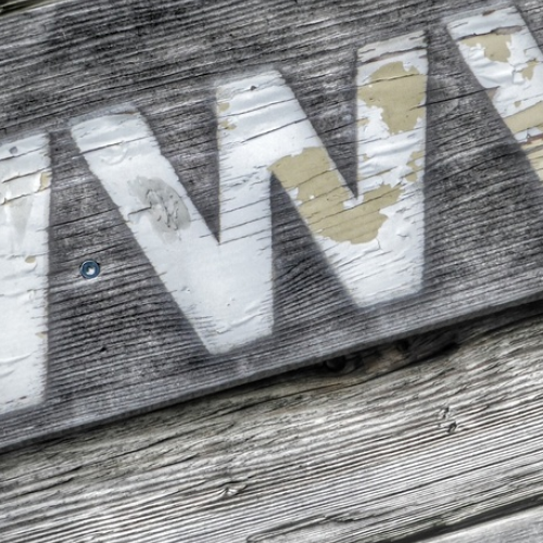 買個域名需要多少錢?.cn 28元/年 續費58元/年 買個域名需要多少錢?.cn 28元/年 續費58元/年